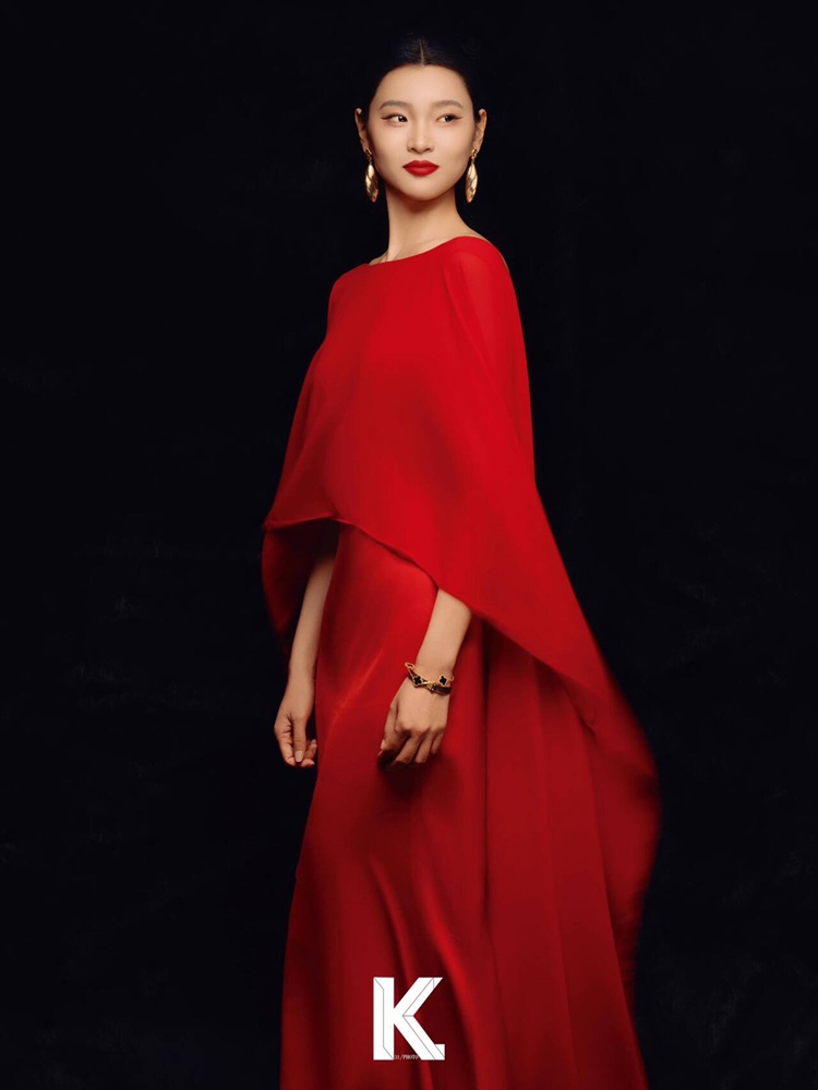 2026 New Fashion High-End Red  - Ethnic Fashion Photography 评论和价格